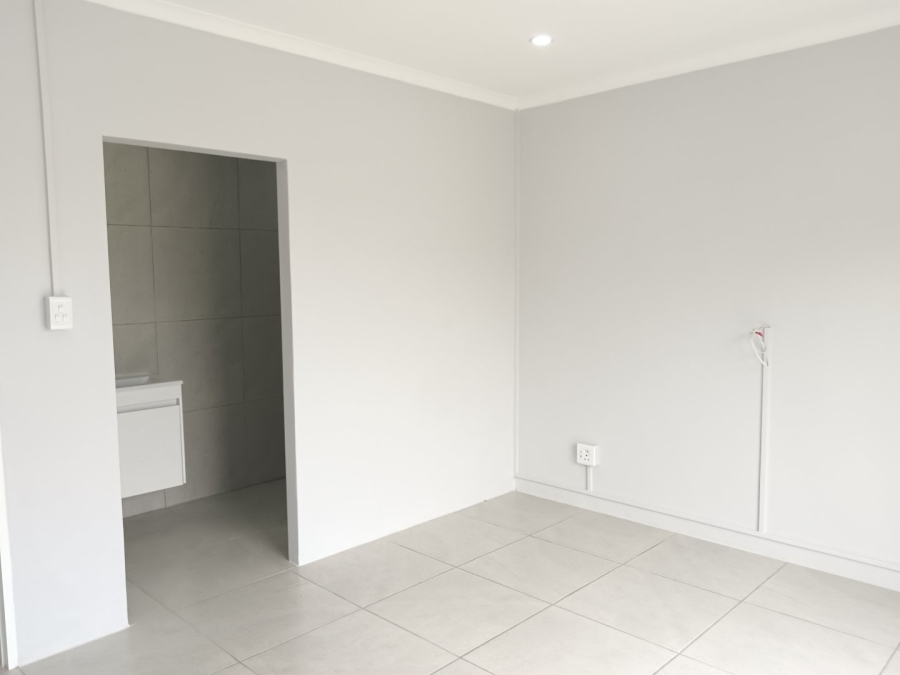 5 Bedroom Property for Sale in Fraaiuitsig Western Cape